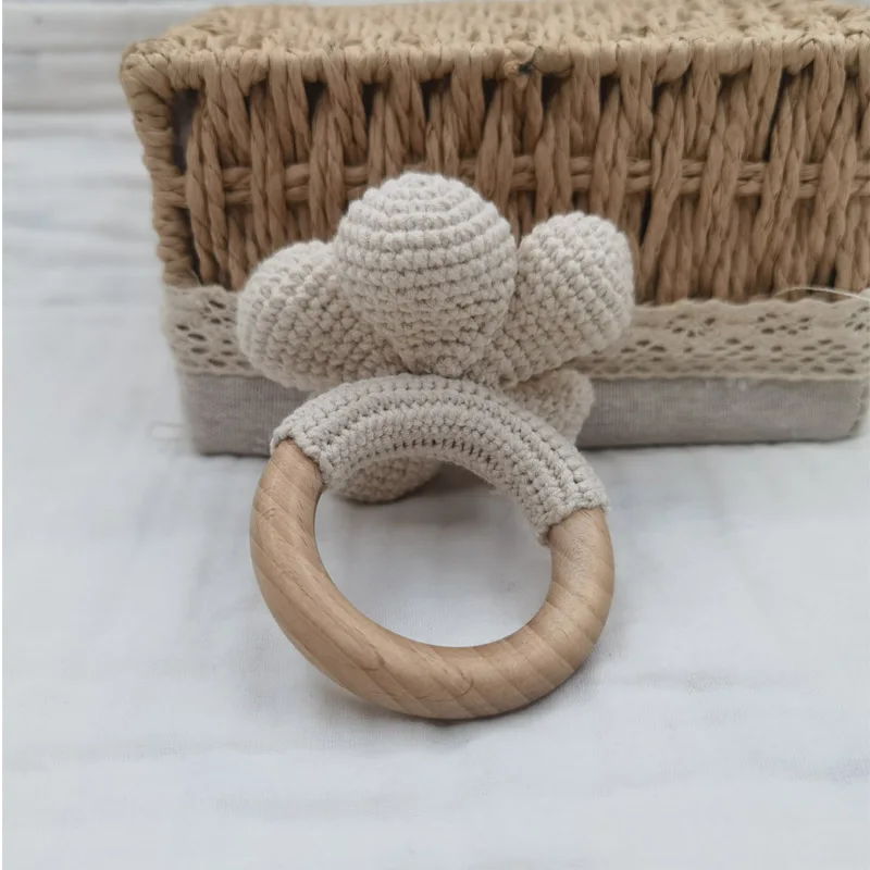 1PC Crochet Flower Rattle Toy Soother Bracelet BPA Free Wooden Teether Ring Baby Product Mobile Pram Crib Wood Toy Newborn Gifts