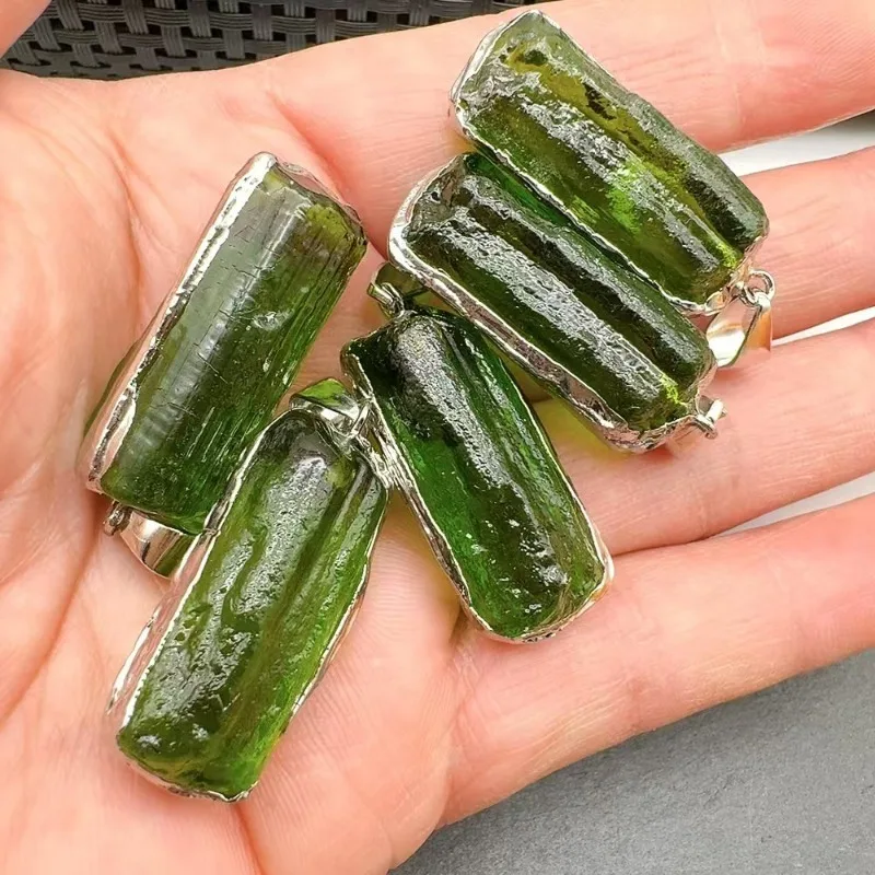Wholesale 10pcs/lot Fashion Cylinder Synthesis Transparent Green Crystal Pendant Charms for Jewelry Gifts Making Wrapped Edge