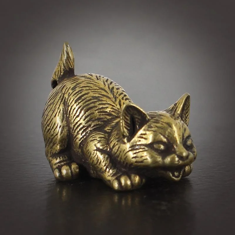 8 Styles Cute Brass Cat Figurines Miniatures Portable Small Desktop Ornaments for Travel Souvenir Home Decor Gift