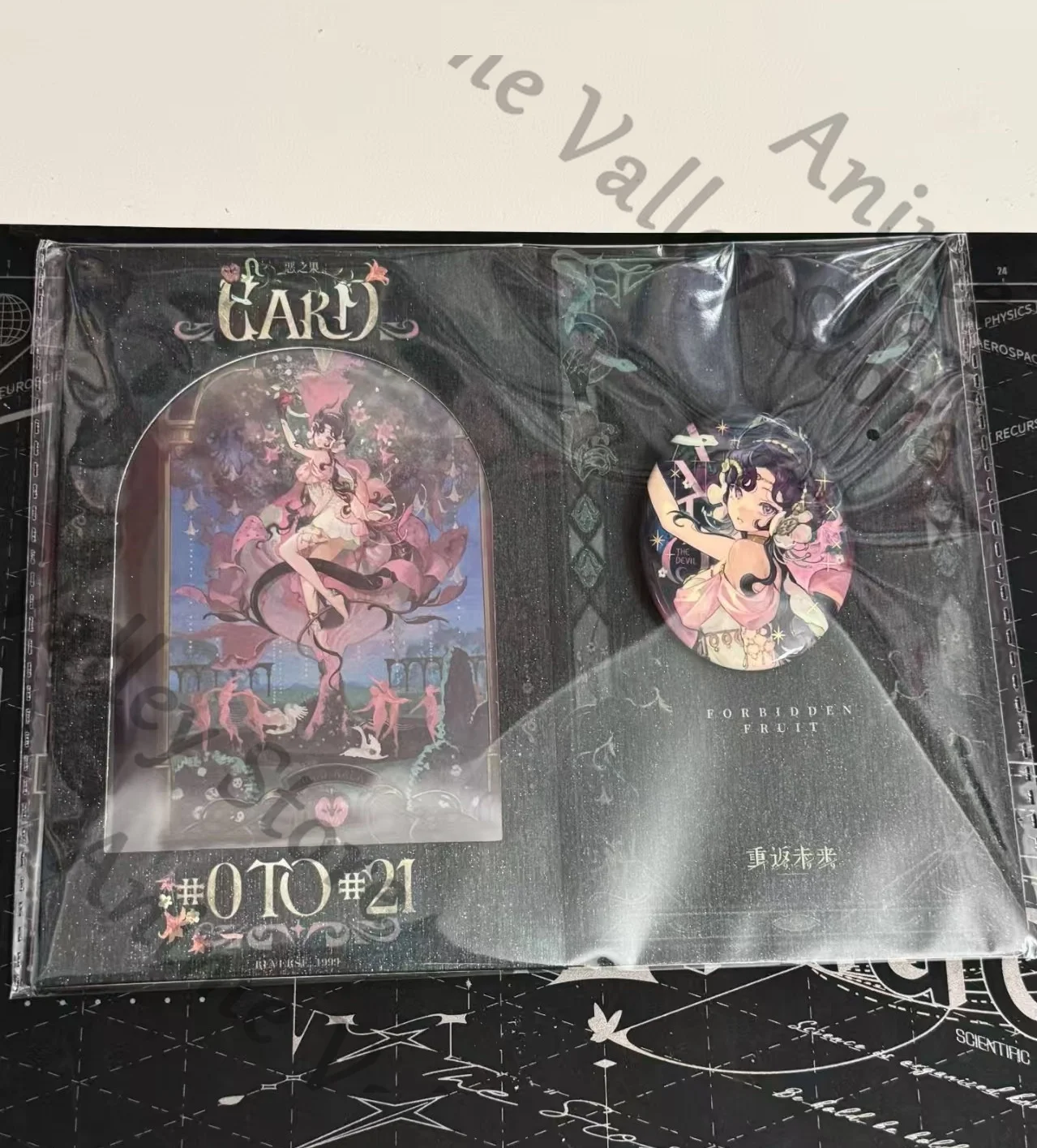 Auténtico Anime Anjo Nala Reverse:1999 Cosplay Set de Tarjetas de Insignia del Fruto Prohibido, Emblema de Dibujos Animados, Ladrillo Acrílico con Efecto de Arena Movediza y Soporte
