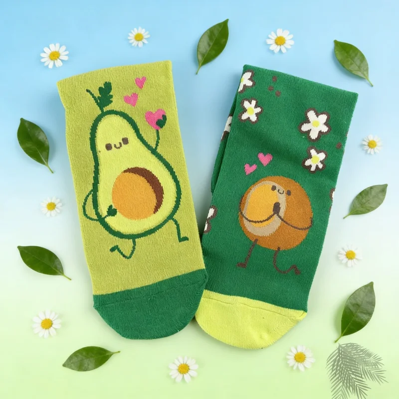 1 pair Fresh Fruit Series Avocado & Pit Couple Socks , Cute Heart & Flower Mid-Calf Socks for Daily Wear