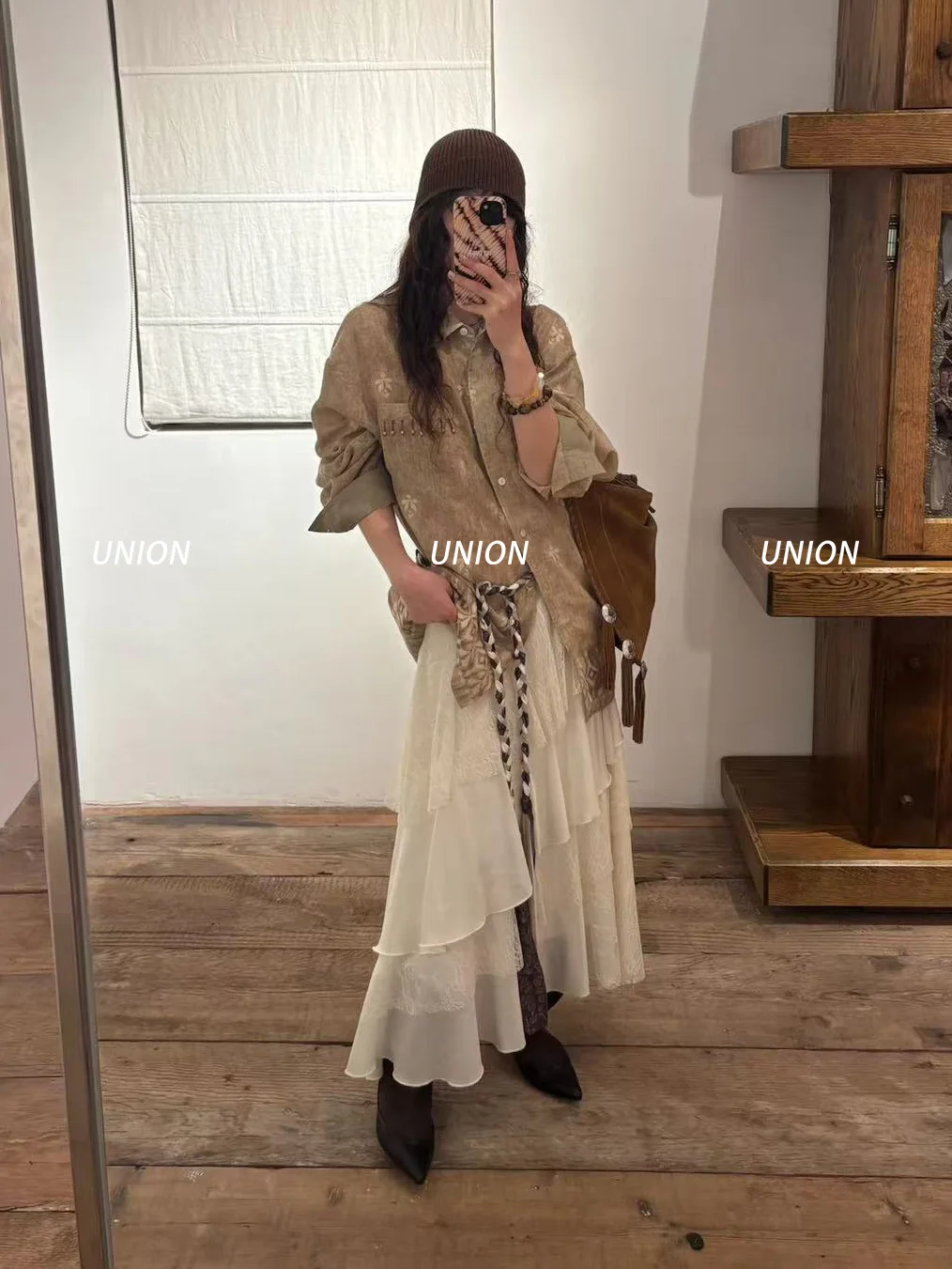 Saia Assimétrica com Estampa de Renda Vena Label Primavera Verão Estilo Casual Feminina Ajuste Padrão Saia em A Feita de Tecido Misturado