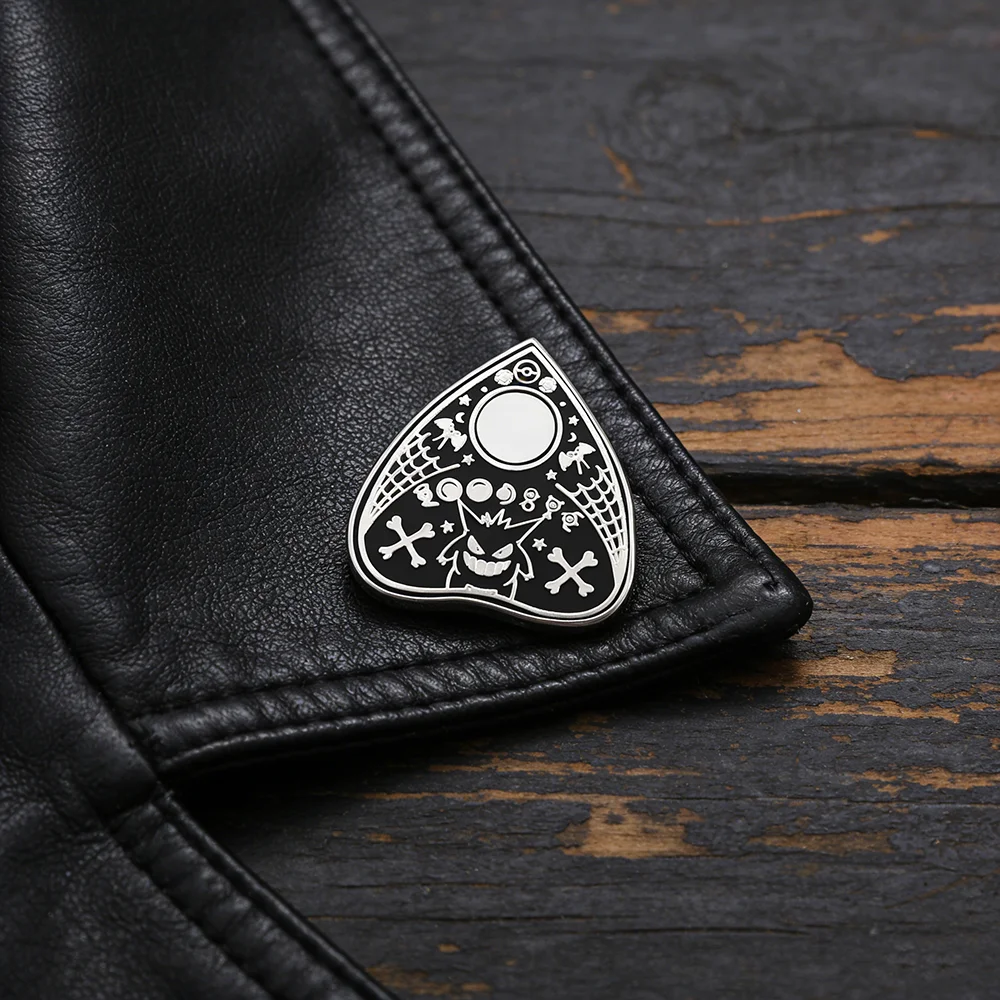 Magisches Ouija-Brett Cartoon-Emaille-Brosche Geister Halloween-Geister-Pin Abzeichen für Spielfans Niedliche Horror-Accessoires – Detail 6