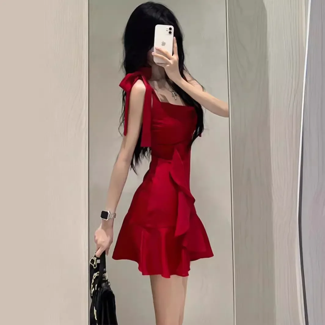 Pure Hot Girl Red Suspender Dress for Women Summer New Design Niche Temperament Waist Slimming Short Skirt