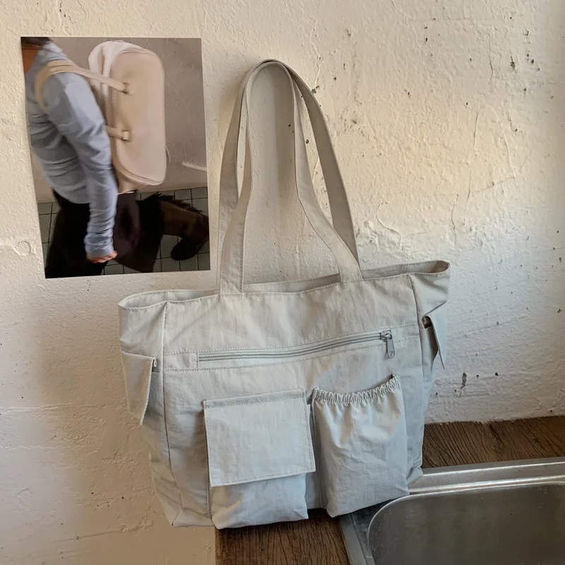 

Casual Lightweight Tote Bag for Female College Students, Commuting Bag, Water-Resistant Nylon Fabric, Large Capacity, Single Sho