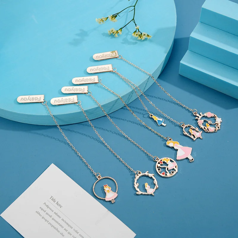 

4pcs Cartoon Metal Pendant Bookmark Stationery Portable Book Clip Chain Cute Pendant Book Mark Holder Office School Supplies