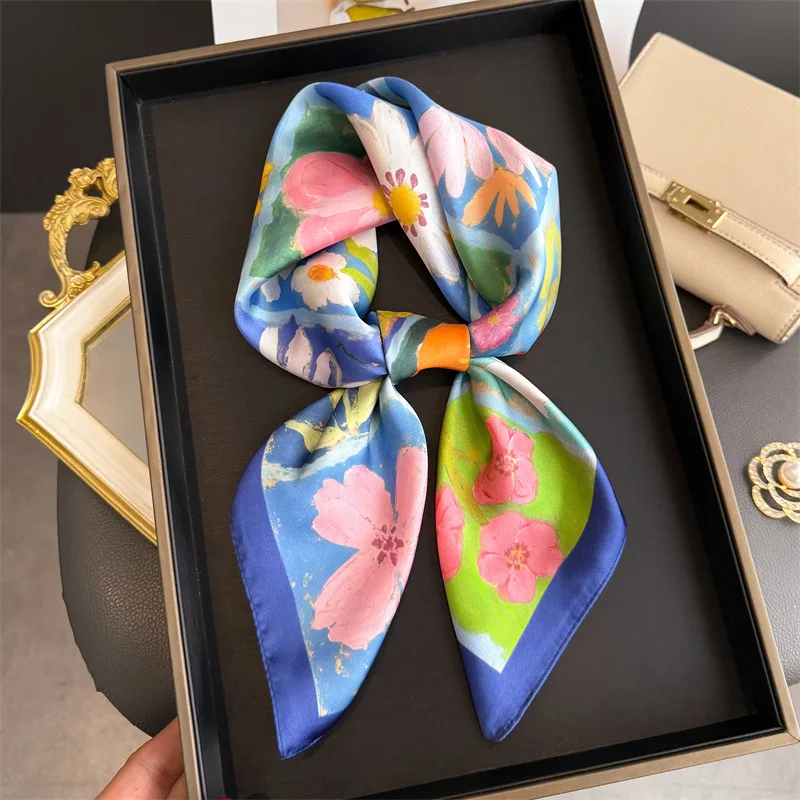 Sommermode 70cm Quadratischer Schal mit Ölgemälde-Blumendruck, Satin-Halstuch für Damen, Weicher Eleganter Damenschal