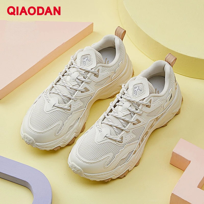 QIAODAN Sneakers Women 2023 New Fashion Shock-Absorbant antypoślizgowa gumowa podeszwa wysokość wygodne zrównoważone obuwie Casual XM16220360