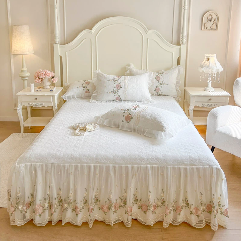 

Стеганая толстая юбка из 100% хлопка, романтический кружевной дизайн с цветочным принтом, 3 шт., в комплект входит юбка, 2 наволочки для девочек, спальня, кровать 1,5 м, 1,8 м