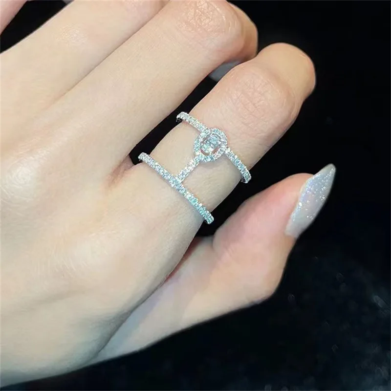 2023 New Shiny Transparent Zircon Geometric Party Ring Female Personality Fashion Jewelry Ball Stage Accessories Gift D1798