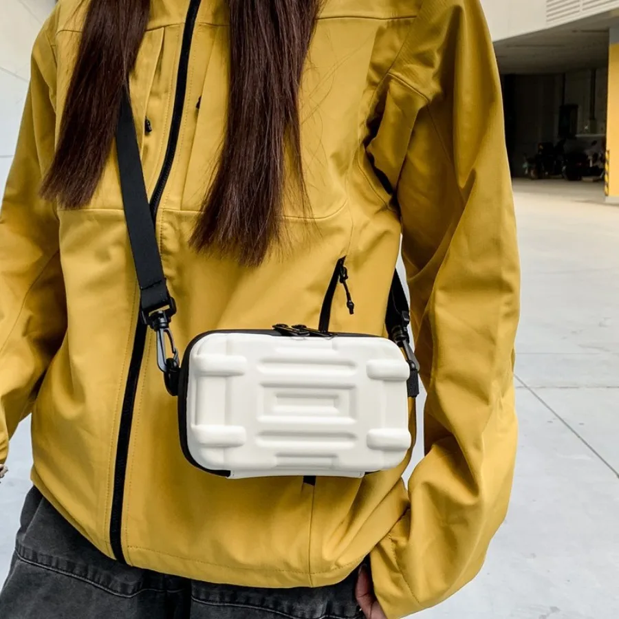 

【Новый стиль】Женская сумка-рюкзак, модная сумка, маленькая квадратная сумка, спортивная сумка, сумка с жестким корпусом, нагрудная сумка, уличная модная повседневная сумка через плечо.