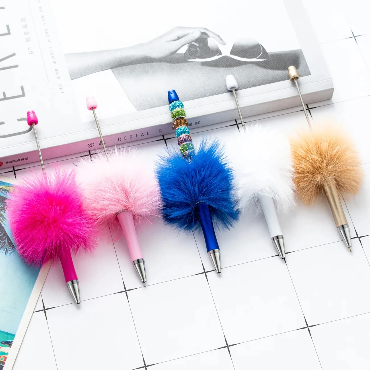 Penna a sfera con penna a sfera in peluche da 6 pezzi per penne con perline di colori misti per la scuola dell'ufficio degli studenti