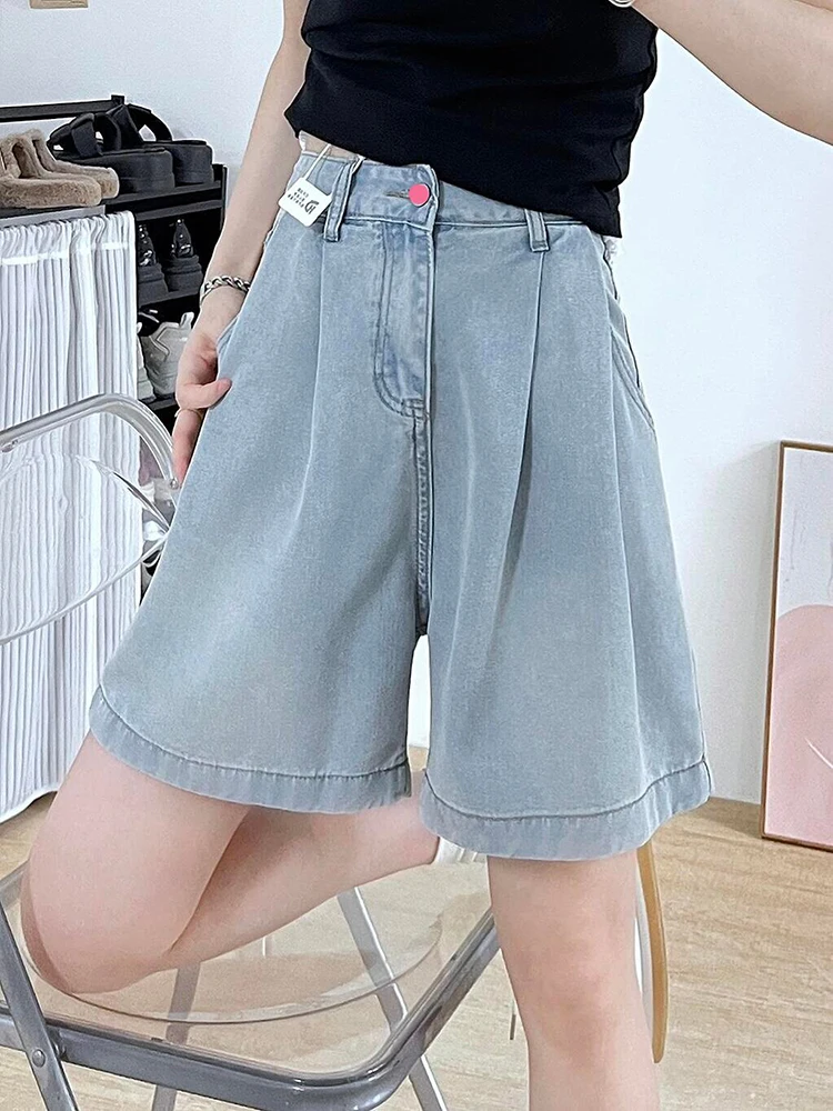 

Летние женские светло-голубые джинсовые шорты в корейском стиле, повседневные, с высокой талией, широкими штанинами, новинка 2026 года, модные универсальные джинсовые шорты