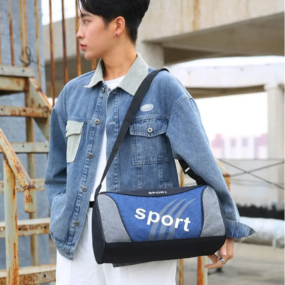 

Quality with Belt Gym Bag Large Capacity Lightweight Fitness Bag Oxford Training Handbag Men