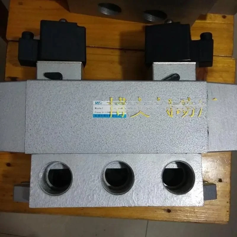 

Электромагнитный клапан K25D2H-25 с двойным электронным управлением, двухпозиционный, пятиходовой, 1-дюймовый реверсивный клапан с резьбой DN25 K25D2-25