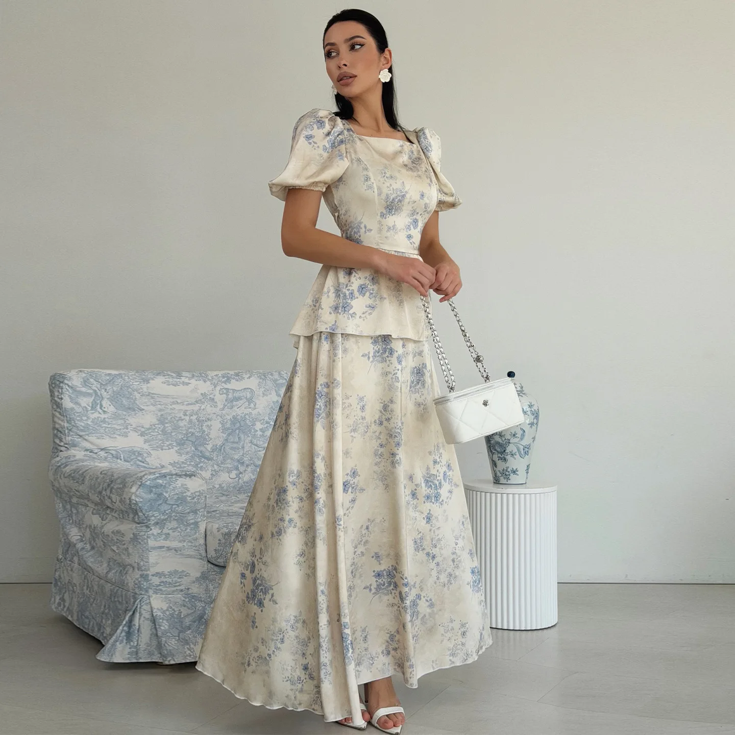 

New European and American summer French floral dress, square neck, puffed sleeves, tie waist slim long dress