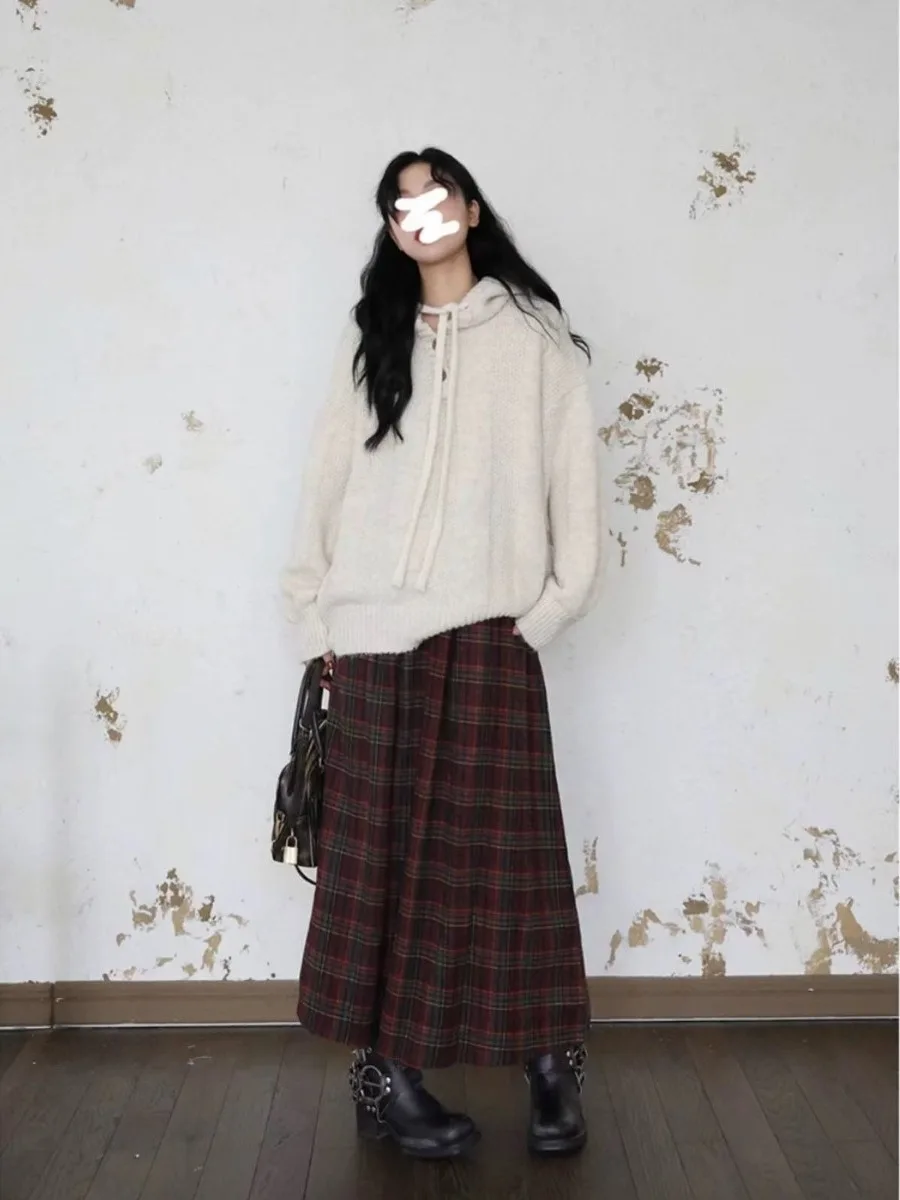 Retro-roter karierter Woll-A-Linien-Midirock für Damen, hohe Taille, lockere Passform, Ci-Pendlerwärme, Markenanhänger, entfernt Rock