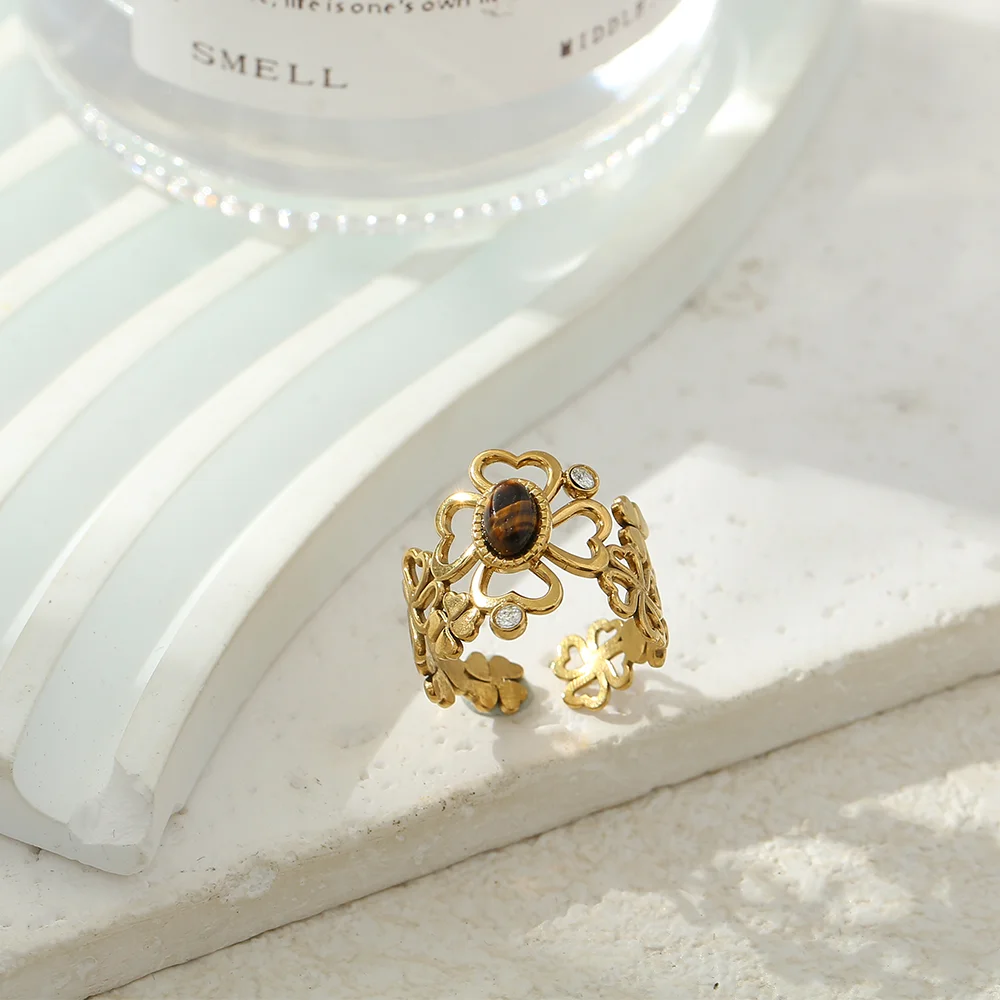 

Large Flower Hollow-out Titanium Steel Ring Retro Trendy Diamond and Stone Inlaid Women Party Rings Jewelry Gift Accessories