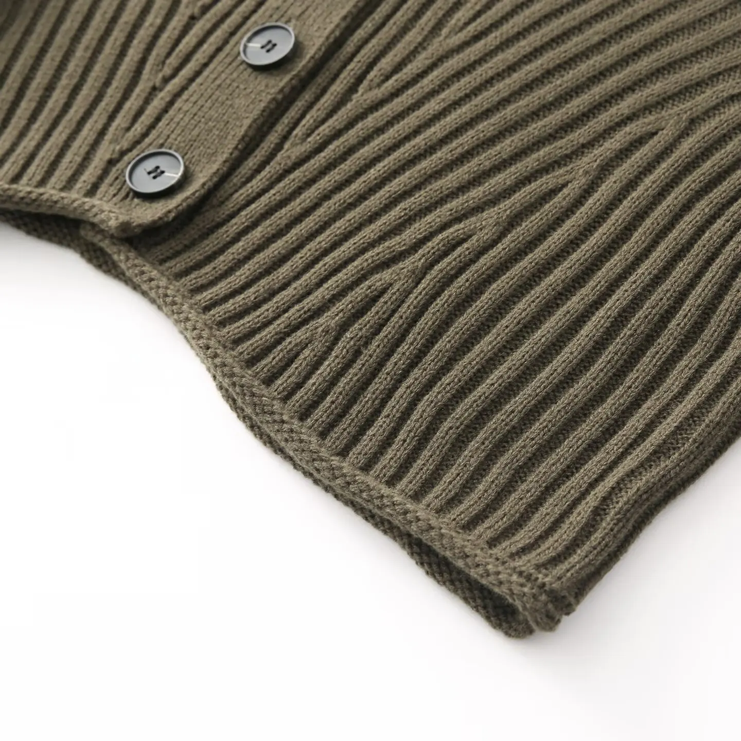 秋の新スタイルミリタリーグリーン長袖コート女性のニットカーディガンコートボタン装飾コート襟ニットジャケット