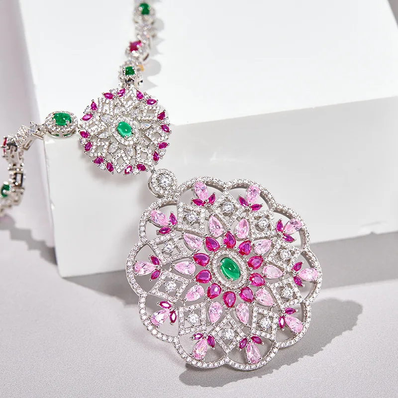 Trend New Pink Flowers Kaleidoscope Necklace for Women High-end Luxury Evening Accessories Dinner Party Dress Gift 2026