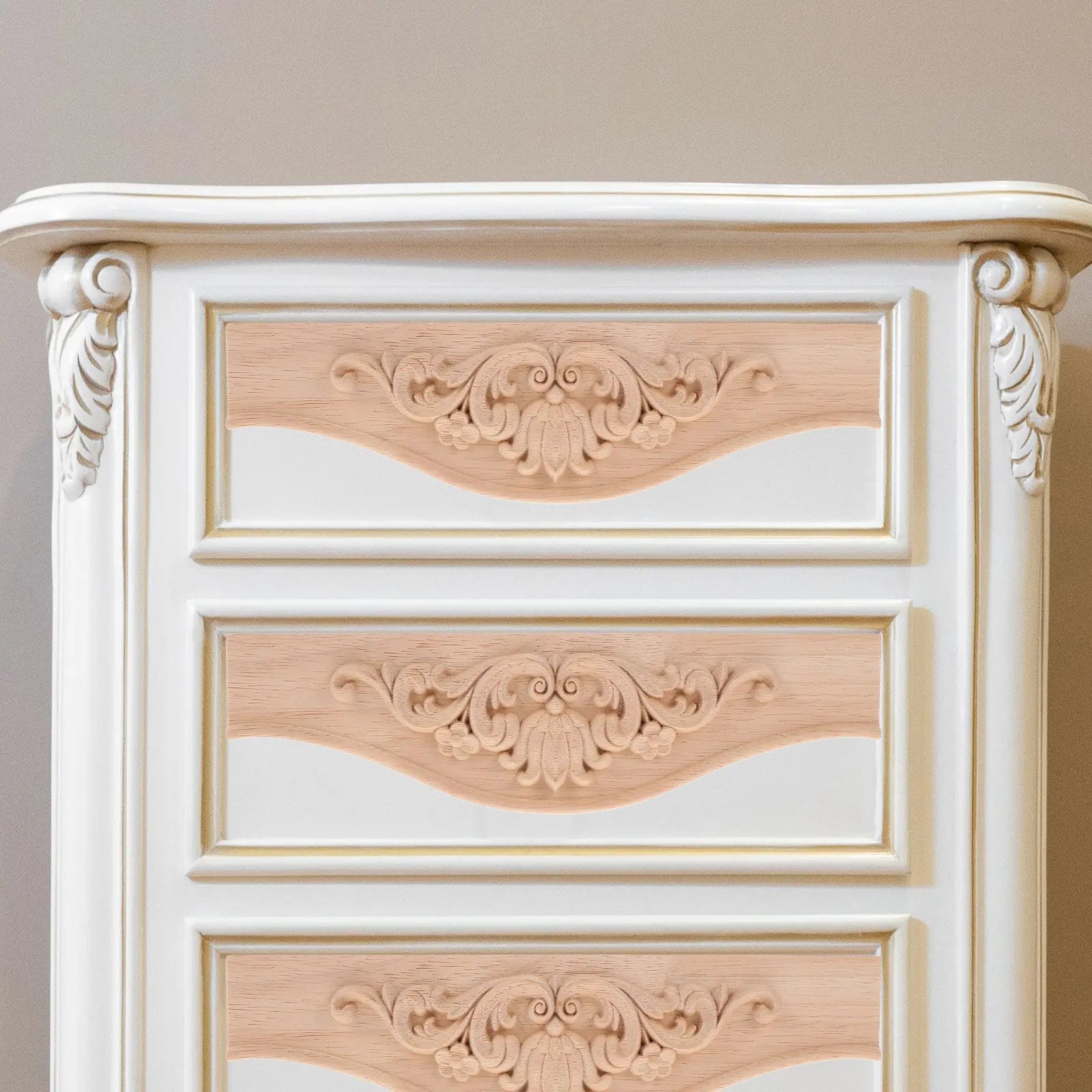 2Pcs European Style Wood Appliques Carved Decorative Onlay Furniture Embellishments Unpainted Wood Carving Ornaments for Walls