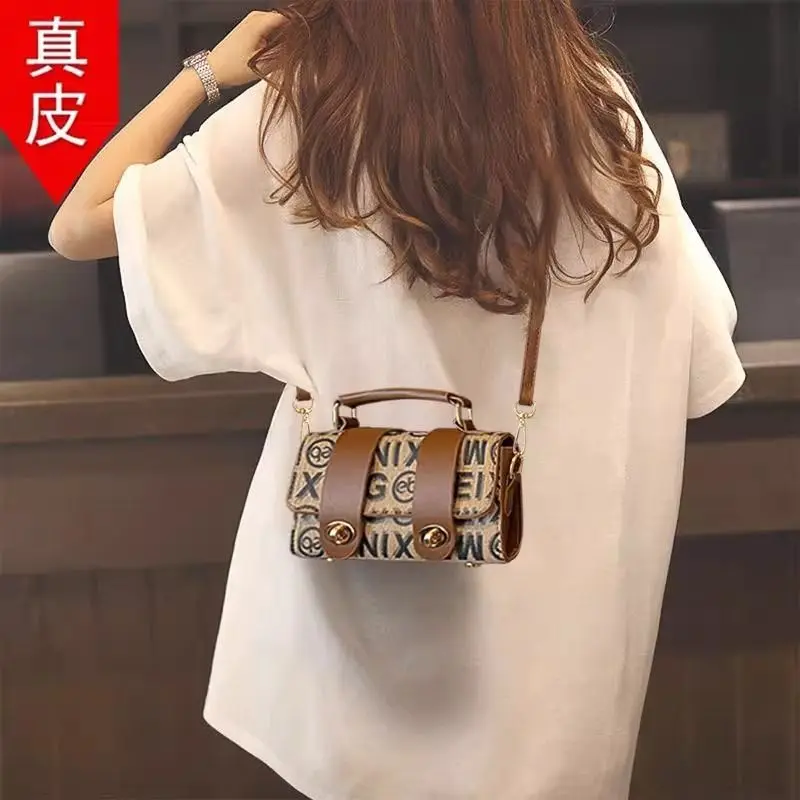 Leather Internet Celebrity Printed Handbag Female 2026 New High Sense Niche Foreign Light Luxury Messenger Pack Cylinder Bag