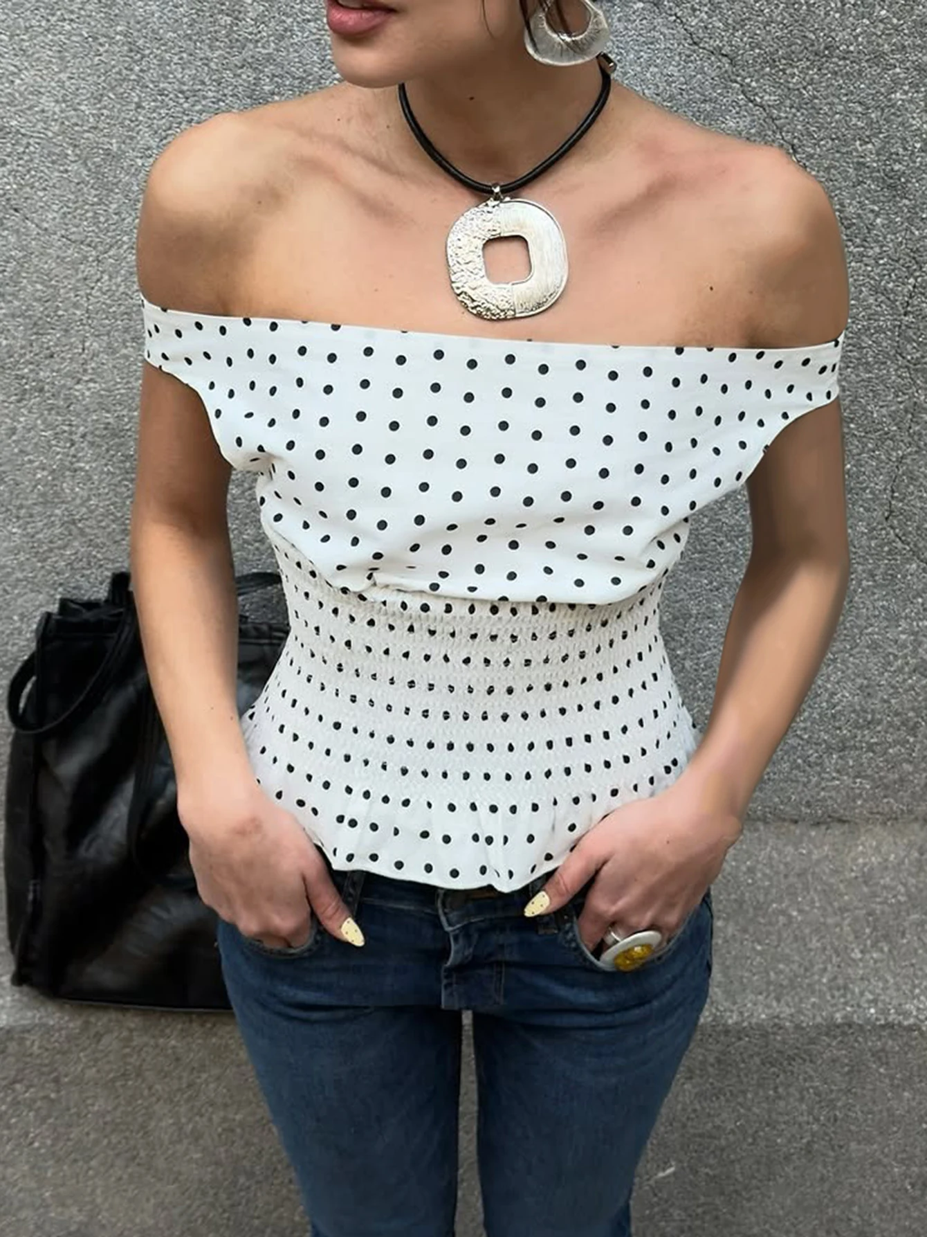 Dulzura 여름 패션 섹시한 오프 숄더 백리스 폴카 도트 셔링 슬림 티셔츠 여성 캐주얼 다목적 스트리트 스타일 Y2K 복장