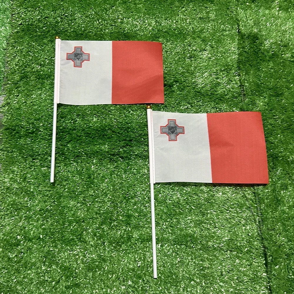 علم السماء مالطا علم اليد 10/20/50/100 قطعة 21*14 سنتيمتر مالطا اليد يلوحون أعلام مع عمود بلاستيكي للنشاط الرياضي ديكور المنزل