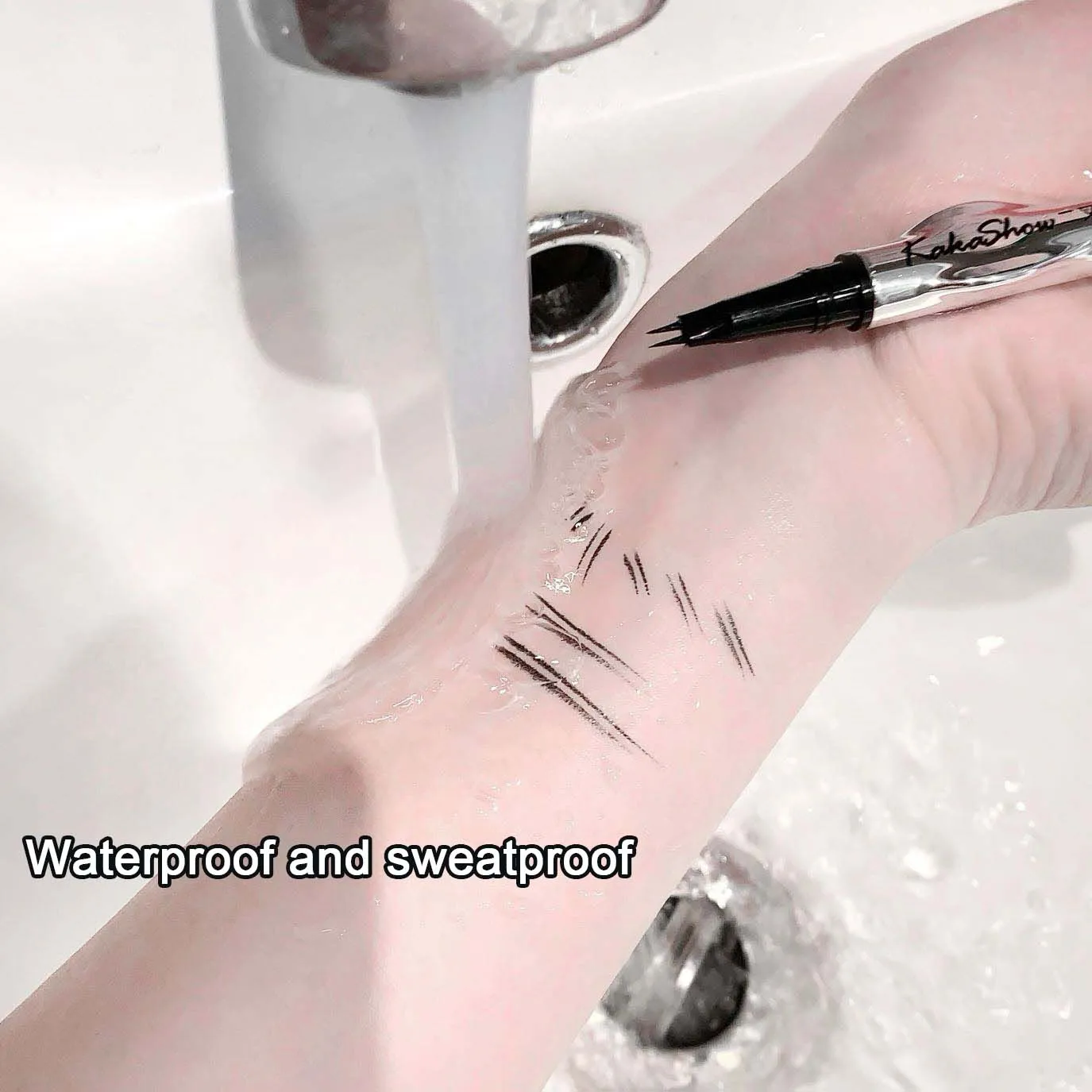 Kakashow Zweizinken-Augenbrauenstift, wasserfest, glatt, einfach aufzutragen, schafft ein natürliches, weiches Nebel-Augenbrauen-Make-up, geeignet für Anfänger