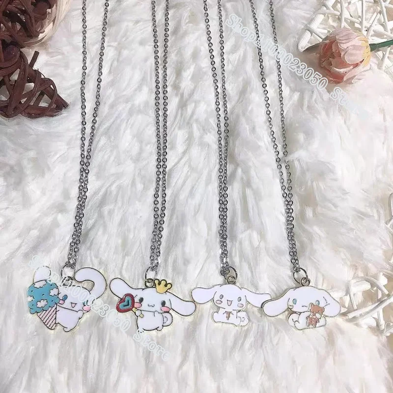 Collana Sanrio ciondolo in lega di Cinnamoroll dei cartoni animati gli studenti con catena a croce carini e giocosi inviano un regalo con colletto per fidanzate e amici