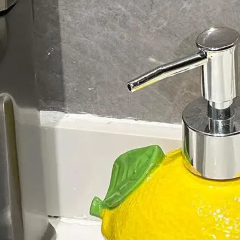 

Керамическая бутылка для лосьона в форме лимона, 300 мл, шампунь и моющее средство, идеально подходит для использования в ванной и кухне, декор для ванной комнаты