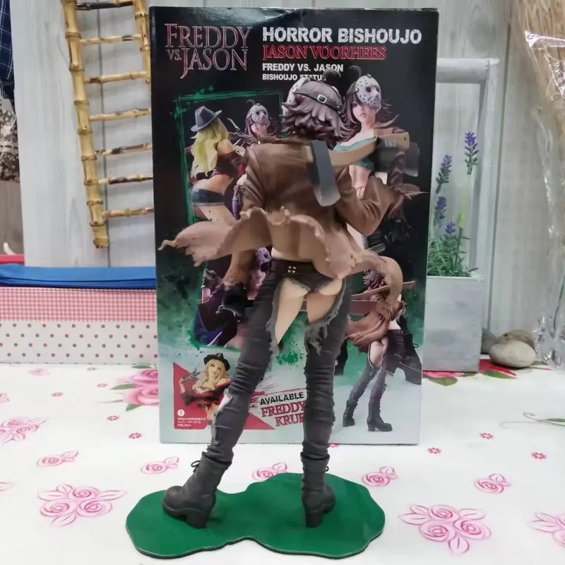 Black Friday Versão Feminina Freddy Jason Adereços de Filme Figura de Ação Colecionável Caixa Modelo de Exibição Tema de Rua Fantasma Presente Legal