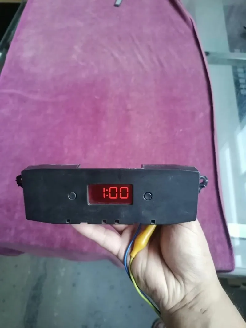 Original Dismount Car Used Electronic clocks and watches Digital clock Clock for Peugeot 207