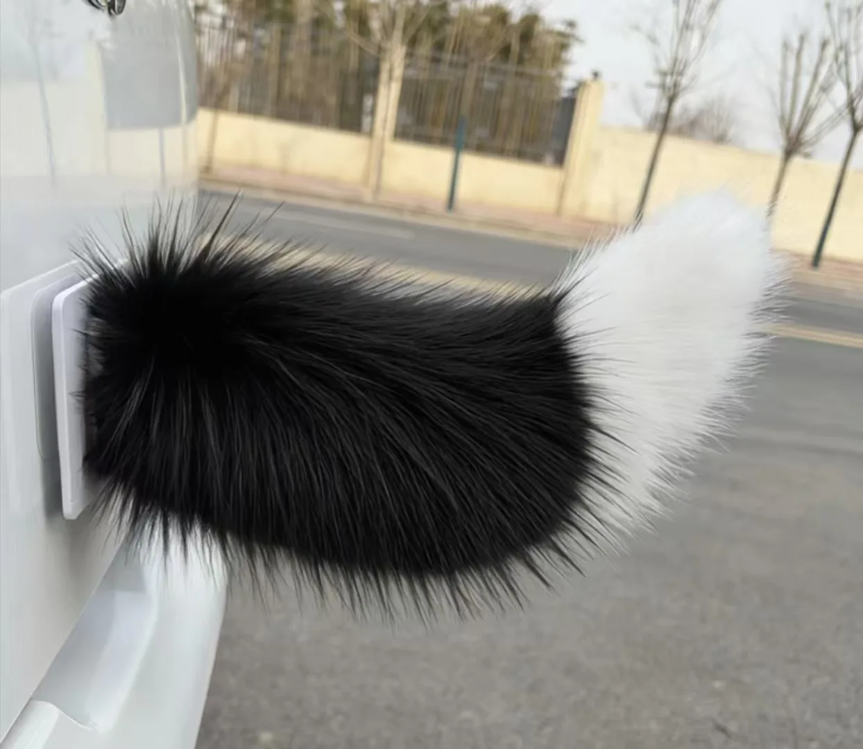 Fluffy Remote Control Electric Bicycle Tail Realistic Versatile Car Wagging Moving Tail Self-adhesive Rechargeable