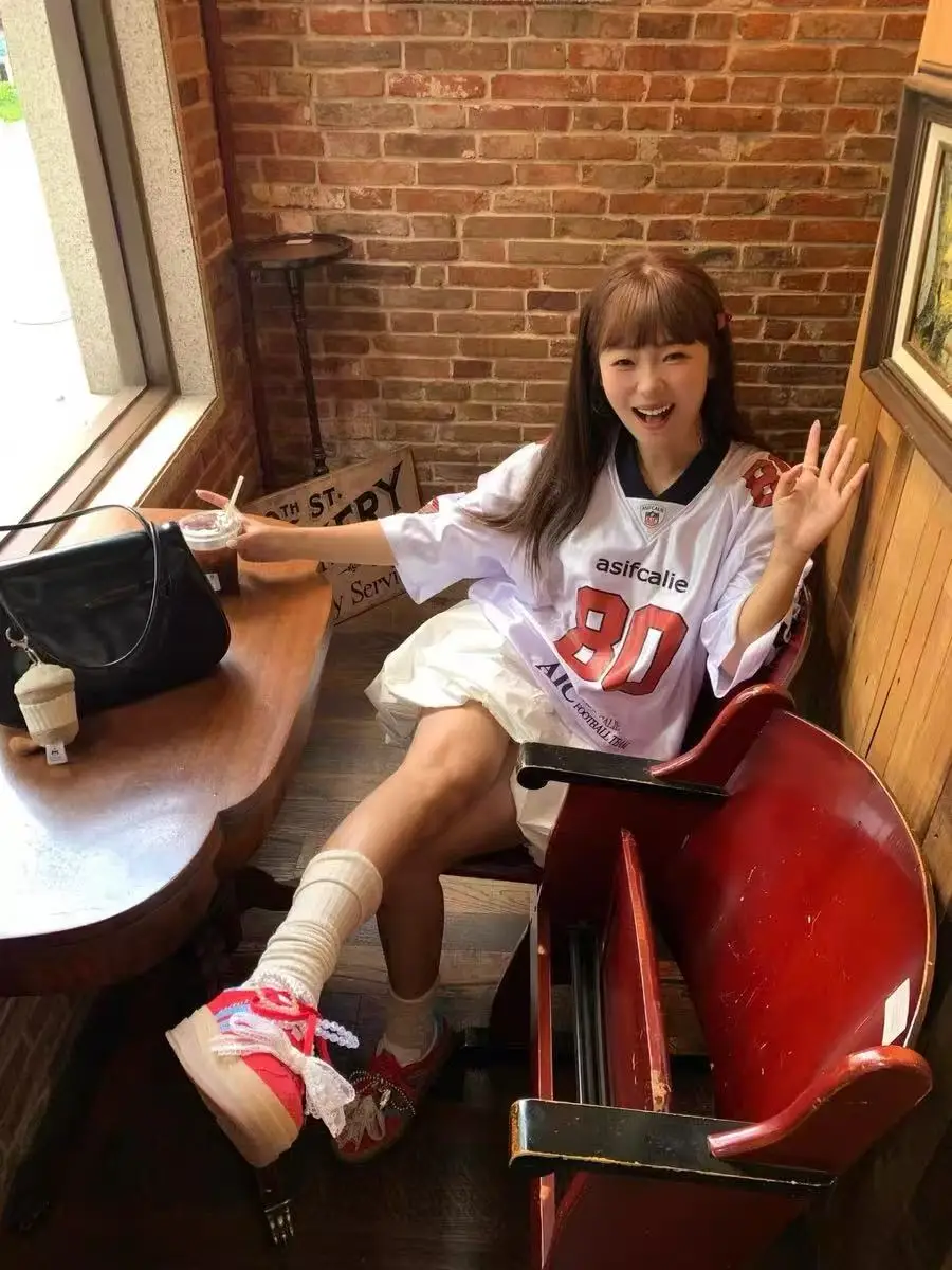 

Свободная женская футболка Asifcalie в американском стиле, модный повседневный топ, уличная одежда, полиэстер, короткий рукав, V-образный вырез