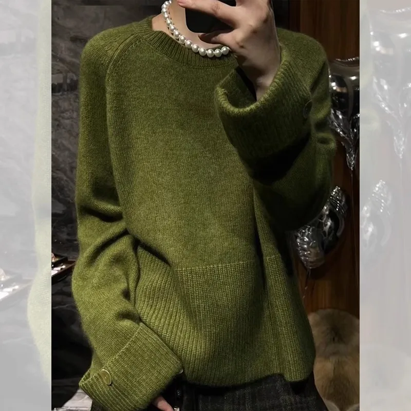 High-grade green round neck cashmere long-sleeved Joker sweater for women in autumn and winter loose Joker sweater top.