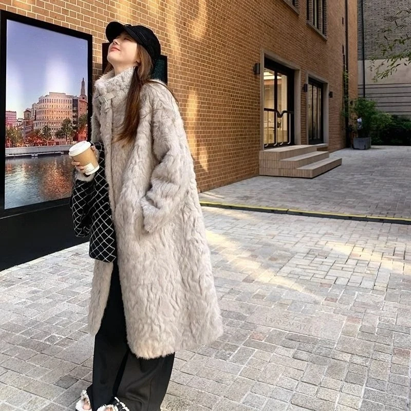 معطف نسائي شتوي جديد لعام 2025 بياقة مدورة طويلة من فرو صناعي سميك صديق للبيئة أنيق ودافئ #5