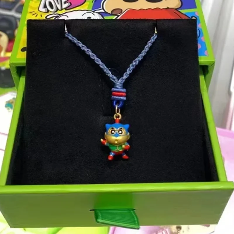 

Crayon Shin Chans Bandai Creative Necklace Kawaii Couple Accessory Anime Cute Cartoon Alloy Pendant T Shirt Sweatshirt Pendant