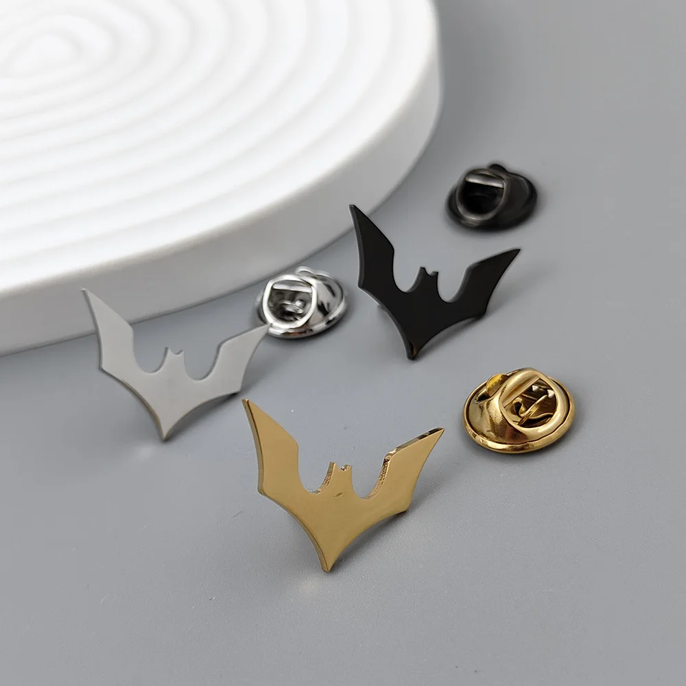 Dark Bat gold-plated badge, suit lapel pin stainless steel black, women\'s anti-exposure button, men\'s brooch