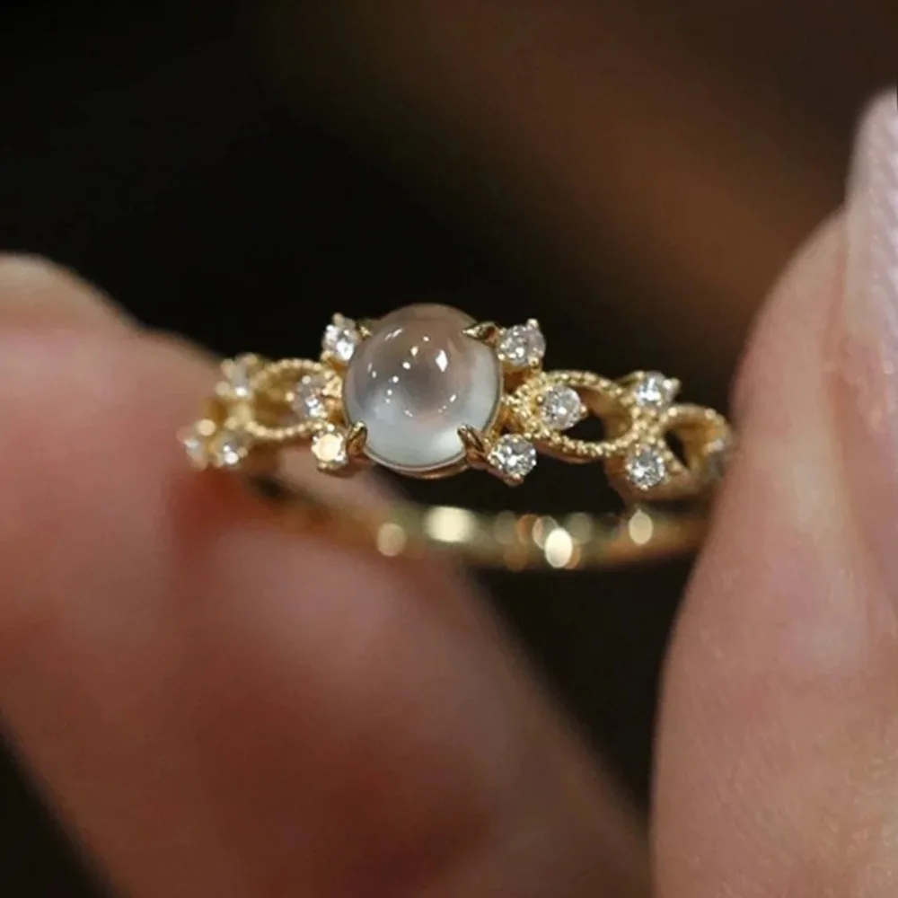 Retro Exquisite Hollowed-out Filigree Micro-inlay Zircon Imitation Moonstone Egg-shaped Rings for Women Romantic Jewelry Gifts