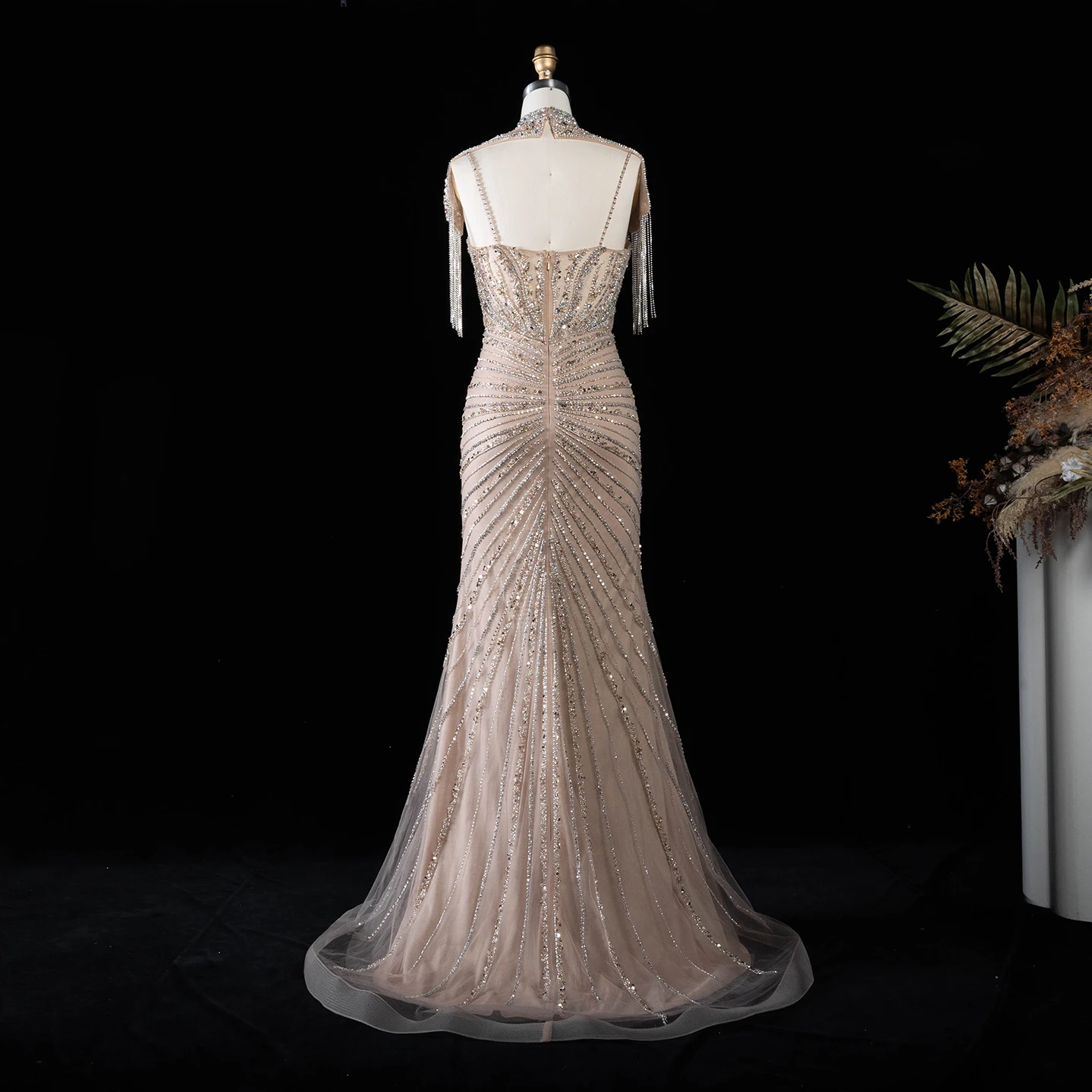 Sharon Said Luxuriöses Champagner-Abendkleid mit Quastenumhang, Diagonalen Strasssteinen, Meerjungfrauen-Schnitt, für formelle Anlässe und Partys, SS184, Maßanfertigung – Detail 10