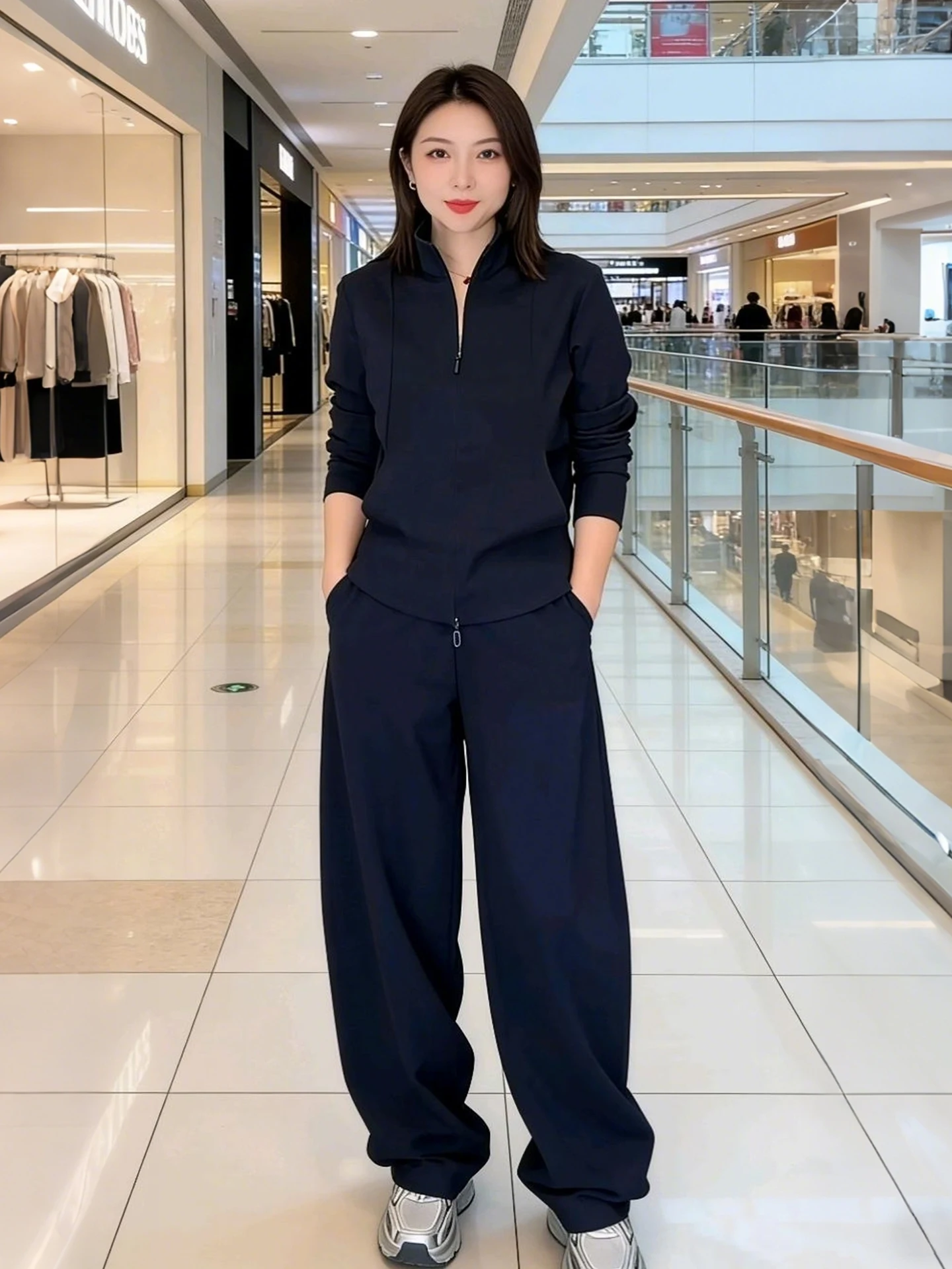 

Элегантный женский модный комплект Весна 2026: свитшот и повседневные брюки с высоким воротником, стройнящий, омолаживающий образ, полный ансамбль