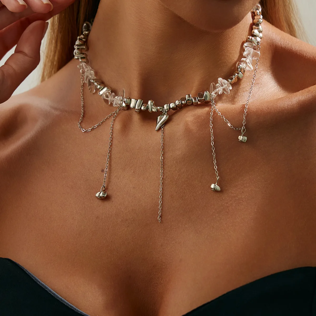 

KunJoe Retro Irregular Natural Stone Short Choker Necklace for Women New Fashion Love Heart Pendant Necklace Jewelry on the Neck