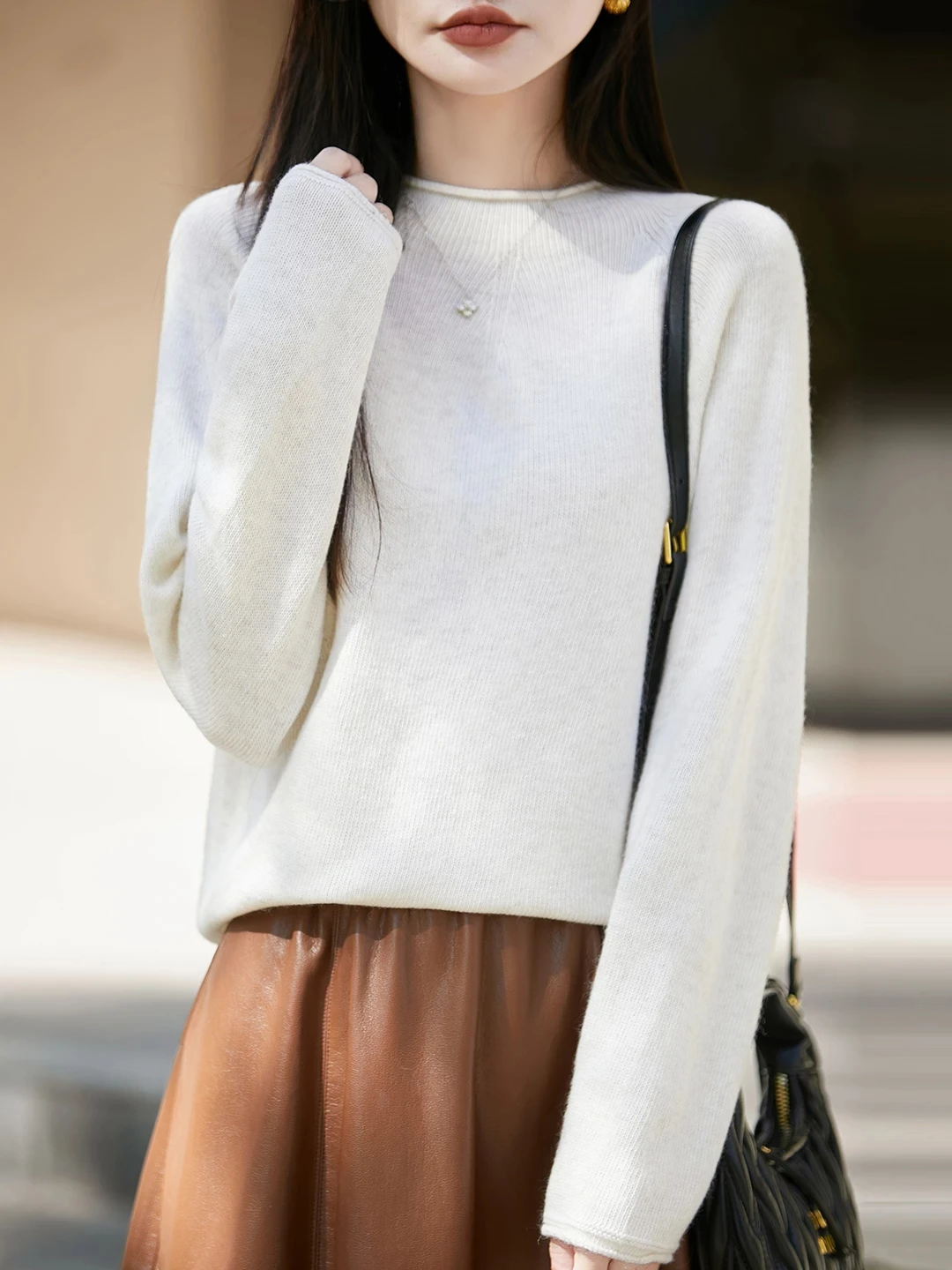  Seamless Long Sleeve round Neck Knitted Sweater for Women Bear Fur Warm Top Casual Loose Fit Soft Fabric Autumn Wear