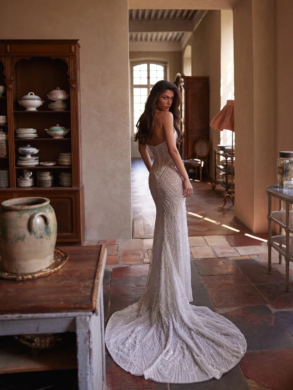 Oogverblindende borduurwerk kant zeemeermin lange trouwjurk illusie mouwloze bruidsjurk op maat gemaakte nieuwe sierlijke jurken voor de bruid