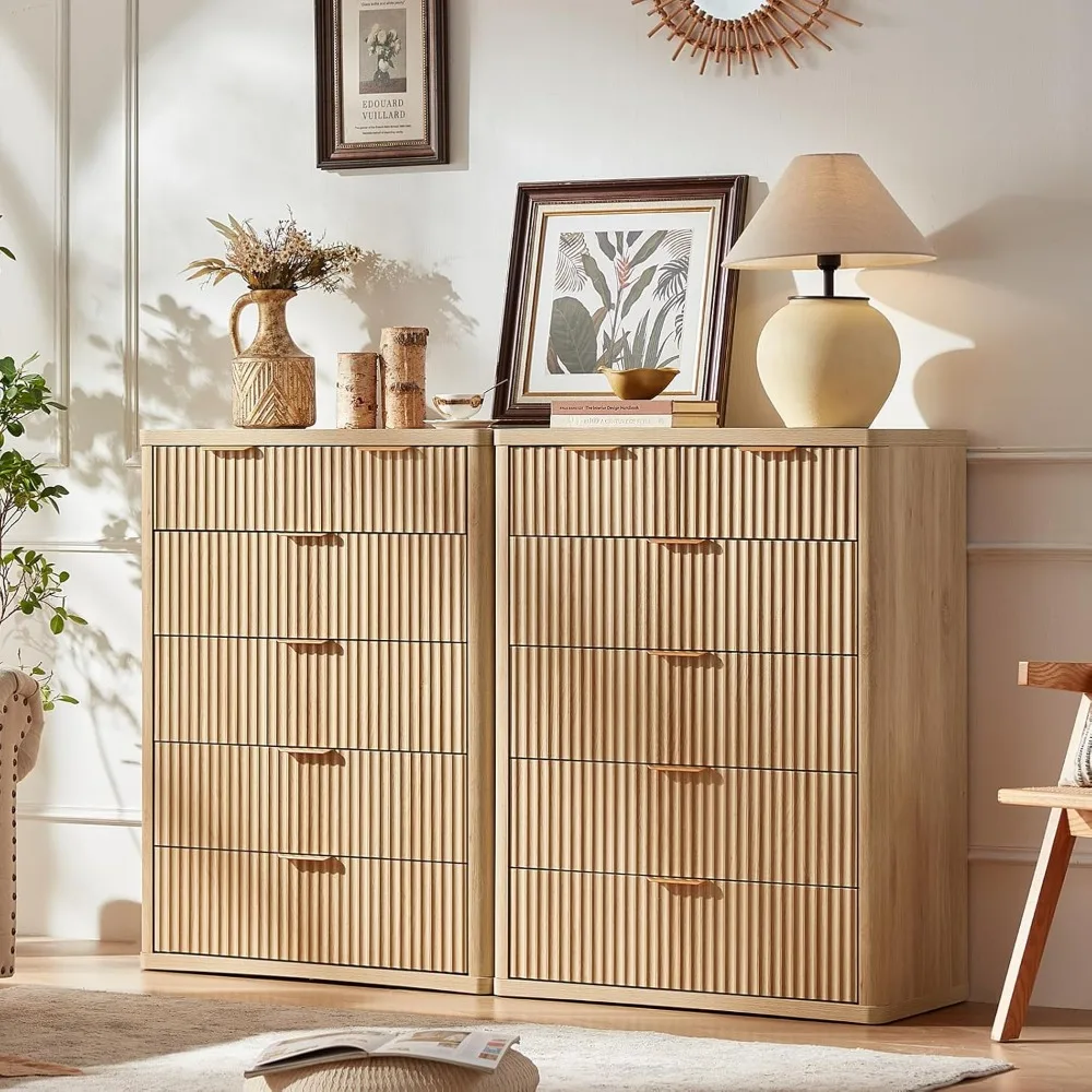Commode cannelée moderne à 6 tiroirs pour chambre à coucher, coffre haut en bois naturel 42 avec poignées en métal et design à profil incurvé