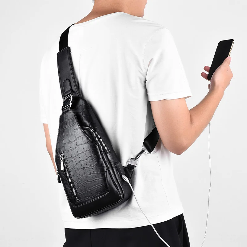 Men's USB Chest Bag Black PU Leather Men Messenger Crossbody Shoulder s Diagonal Package Travel Phone Headphone