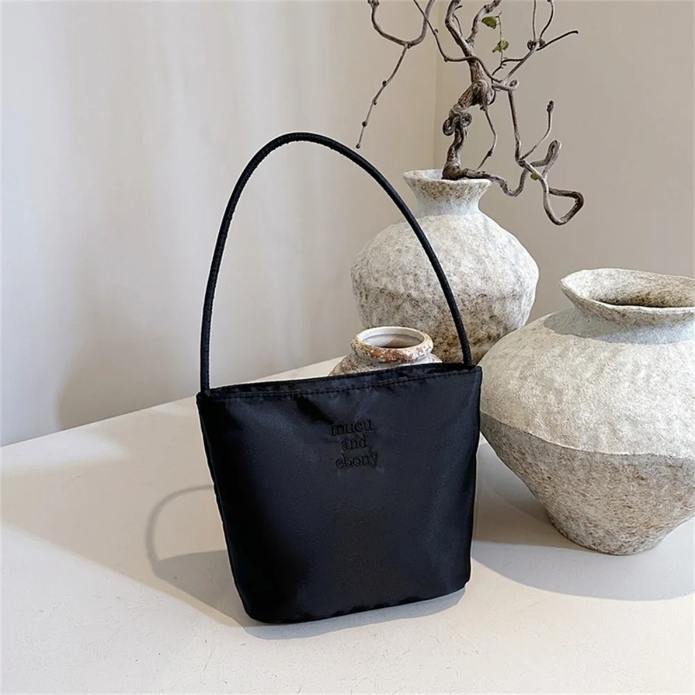 New Oxford Shoulder Bag Embroidered Letters Large Capacity Underarm Handbag Commuting Waterproof Bucket Bag Girl