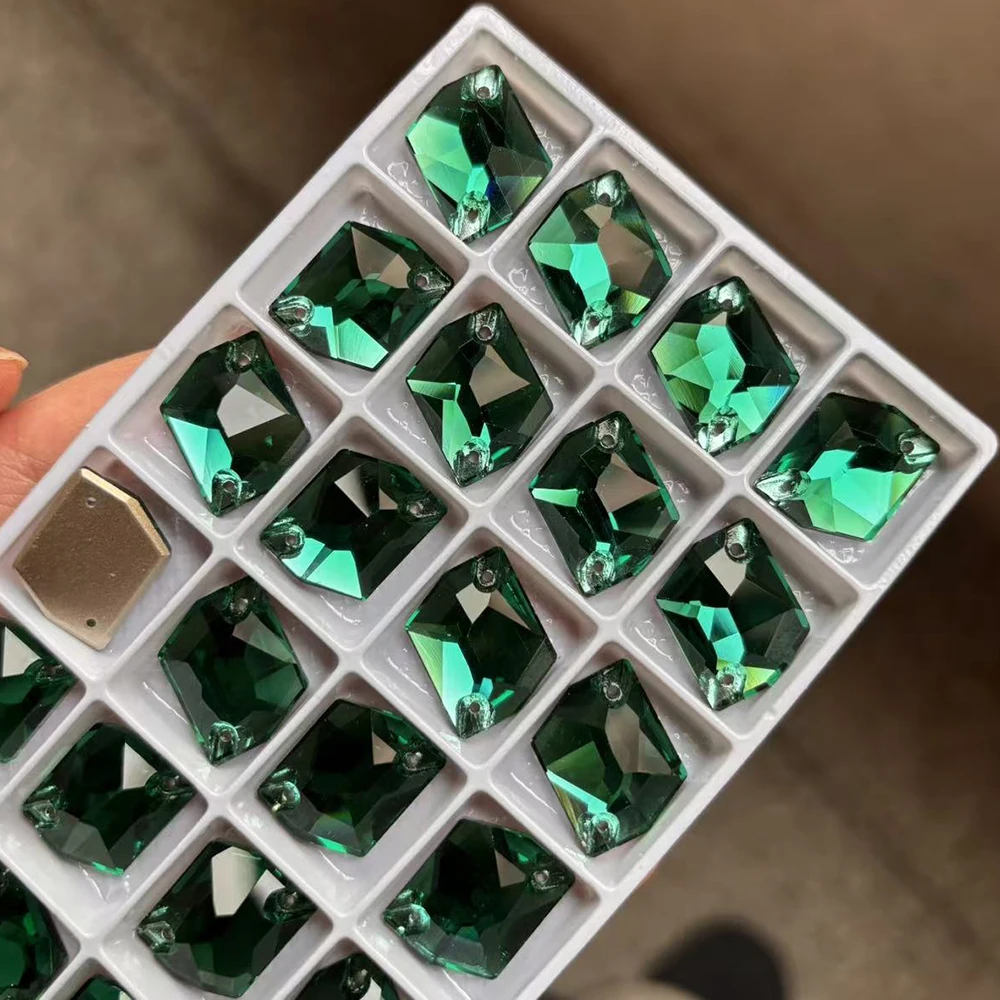 PUBRILEX Großhandel Glas K9 Strass Smaragd 3265 Strasssteine Cosmic zum Aufnähen für Hochzeitskleidung und Bekleidung – Detail 2