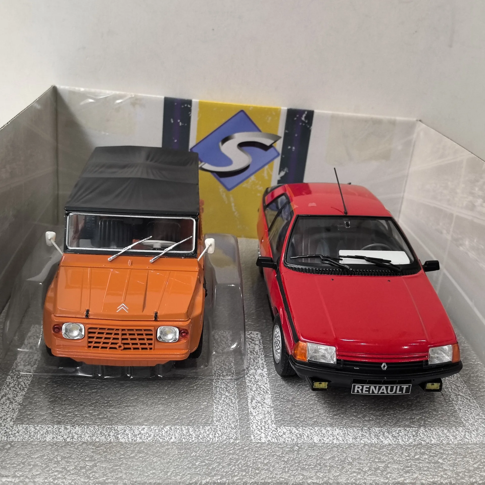 

Diecast SOLIDO 1/18 Scale RENAULT FUEGO Renault CITROEN MEHARI Alloy Car Model Collectible Toy Gift Souvenir Display Ornament